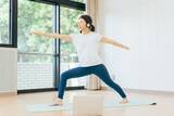 「ヒップをほぐして鍛えて持ち上げる！40～50代におすすめヨガポーズ５選」の画像6