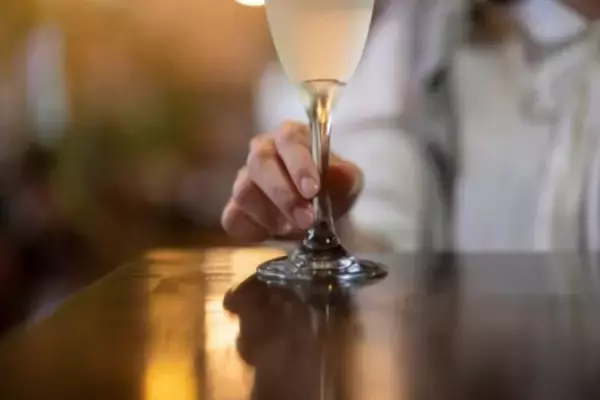「辛い朝にサヨナラ！二日酔い防止につながる「ルーティン」を覚えよう」の画像