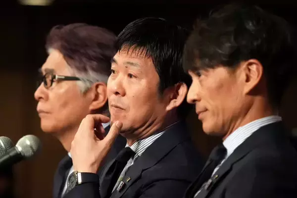 三笘薫の“予想された選外”以上に注目された「2つの懸念」　世界は森保ジャパンの精鋭26人をどう見たのか？「日本は相当な努力がいる」【W杯】