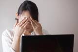 「若々しい視力をキープ！老眼に負けない目の健康トレーニング NG習慣も紹介」の画像1