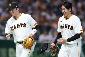 「守備がバケモンすぎて若手使えないやん！」“高い牙城”であり続ける巨人37歳ベテラン内野手のスーパープレーに東京ドームざわつく「神すぎる」