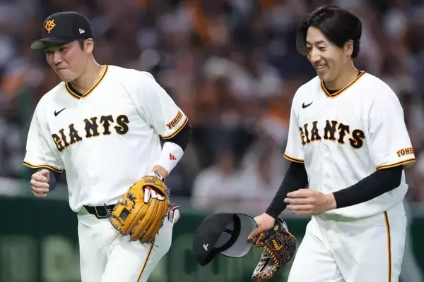 「守備がバケモンすぎて若手使えないやん！」“高い牙城”であり続ける巨人37歳ベテラン内野手のスーパープレーに東京ドームざわつく「神すぎる」