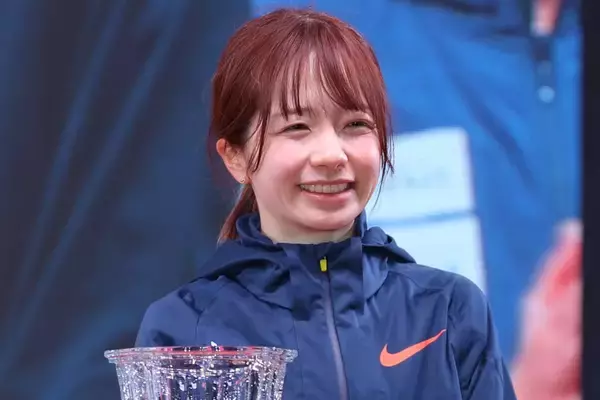 「日本一可愛い消防長さん」人気女子マラソン選手、レアな“制服姿”を披露「初めての経験でとても緊張」反響続々