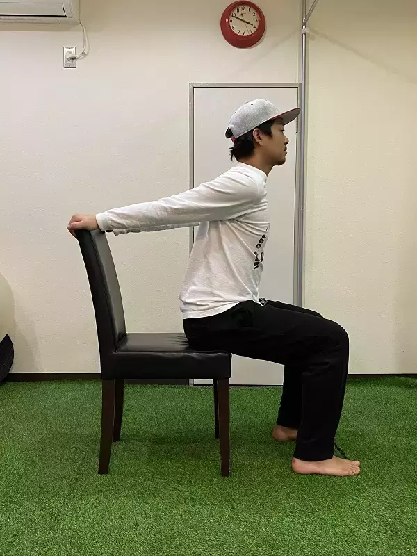 「自宅でできる椅子を使ったトレーニング」～首・腕・胸～