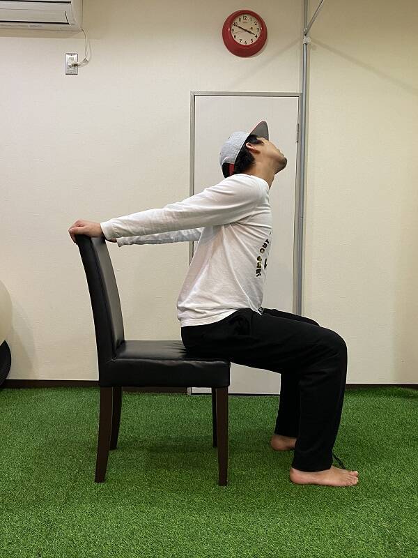 「自宅でできる椅子を使ったトレーニング」～首・腕・胸～