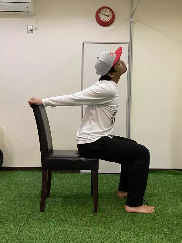 「「自宅でできる椅子を使ったトレーニング」～首・腕・胸～」の画像