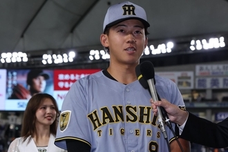 「初々しくて可愛かった」猛打賞の阪神ドラ1ルーキー、プロ初の“お立ち台”に反響「次は甲子園でのヒロインデビューやな」
