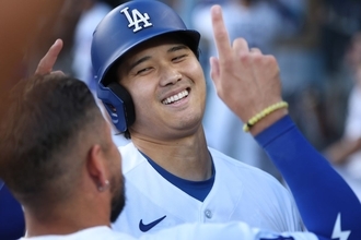 「驚異的というほかない」二刀流の大谷翔平、歴史的レジェンド2人と“合体”　米誌検証「オオタニの出来上がりだ」