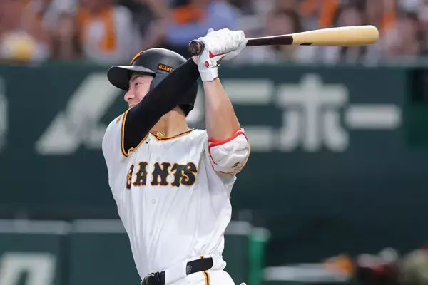 巨人32歳外野手が「こんないい打者とは…」日本ハムからFA移籍→7試合連続安打の貢献にファン“最敬礼”「2022年の松本剛だな」「レフトの守備もはまってる」