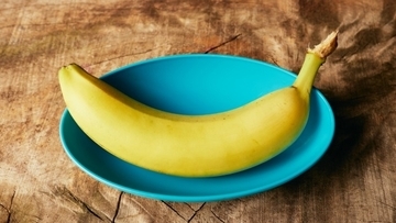 実は栄養たっぷり！「バナナの皮」の健康効果とは？