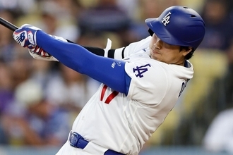 「満票でMVPだ」大谷翔平、逆方向へ豪快弾！6試合ぶり27号逆転2ランに米ファン熱狂「地球上で最も偉大なショー！！！」