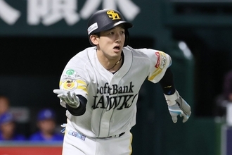 「無理に逃げず、勝負に行っても良かったかもしれない」なぜDeNAは日本シリーズでSBに4連敗スイープを食らったのか　申告敬遠の場面に近鉄OB佐野慈紀氏の考察「それ以上に山本が見事なバッティングを見せた」