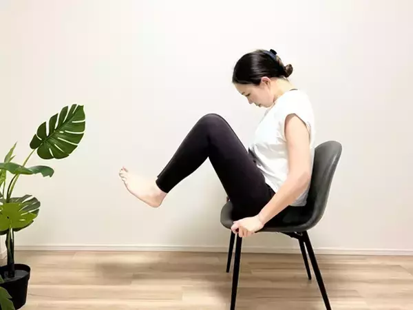 「下腹だけ出てる人はやって！おなかぺったんこを目指す簡単エクササイズ」の画像