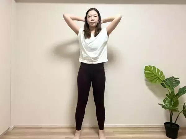 「下腹だけ出てる人はやって！おなかぺったんこを目指す簡単エクササイズ」の画像