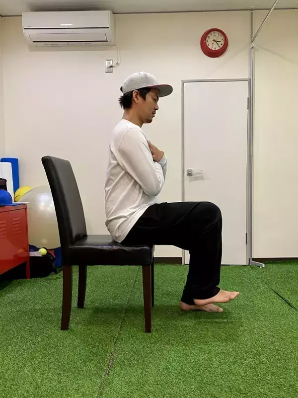 「「自宅でできる椅子を使ったトレーニング」～腸腰筋～」の画像
