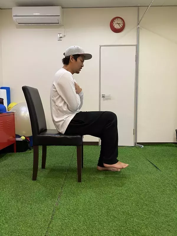 「「自宅でできる椅子を使ったトレーニング」～腸腰筋～」の画像