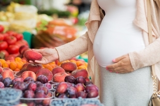 知って対策！妊娠中に避けるべき・控えるべき食べ物とは？