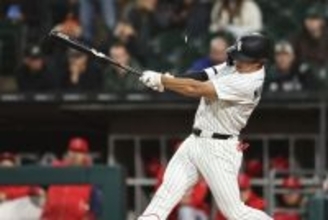 「あのスイングは汚い」村上ジャッジを抜き両リーグ単独トップの12号マーク、他球団ファンをくぎ付けにした圧巻パフォ「彼はそれを簡単なように見せつける」「MLB最高のパワーヒッター」