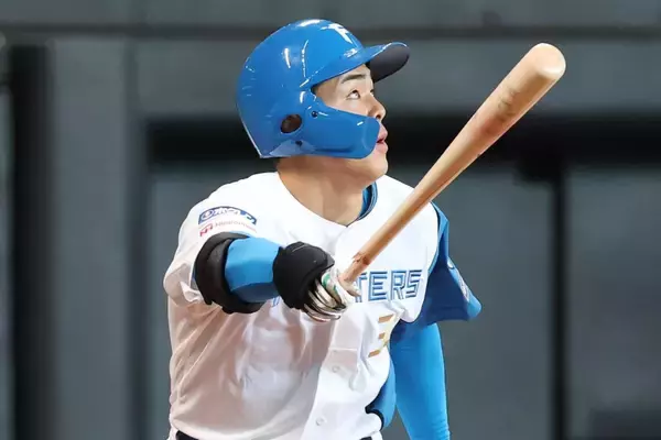 「ロマンありすぎだろ！」日本ハム高卒2年目選手の二刀流挑戦の行方　特大アーチにファンくぎ付け「昔の大谷翔平を見ているようで…」