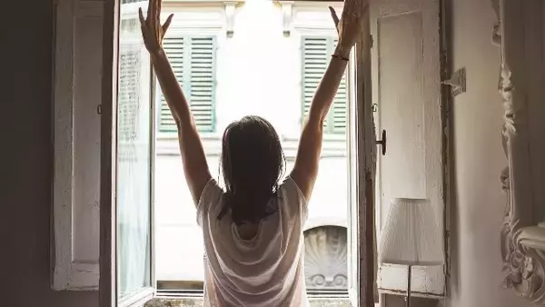 世界的な成功者から学ぶ、朝早く起きるメリットとは？