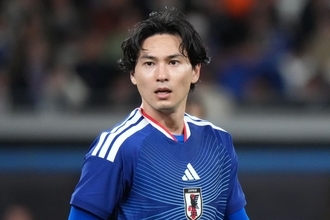 「ライバル国は万全の体制を…」南野拓実の“メンター帯同”に韓国メディアが驚き「頂点を見据えるチームは準備も異なる」