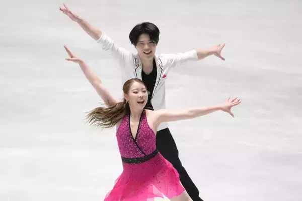 「さっすが、りかしん」紀平梨花、氷上で“倒立”する動画にファン注目　驚きと歓喜の声が続々「さすがの身体能力」