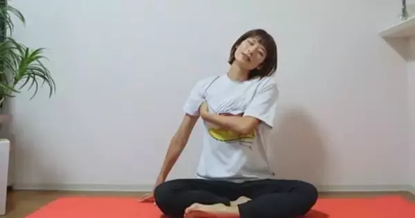 「１日２分！毎日気軽に続けられる快眠ストレッチとは」の画像
