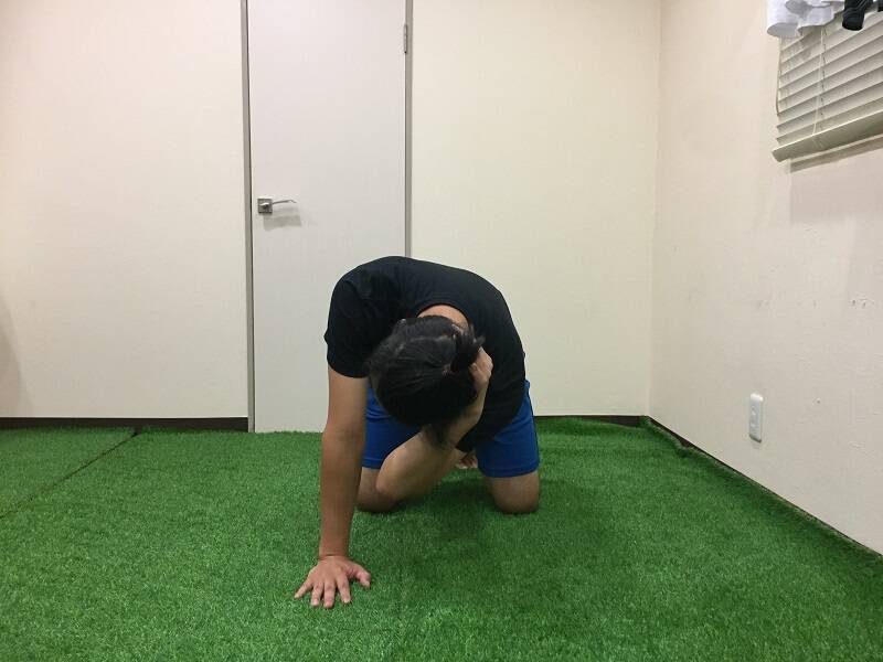 目覚めのストレッチ！スポーツトレーナーが実践「肩・背中まわりのストレッチ」