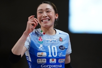 「美女カルテットですな」25歳女子バレーボール選手の笑顔“さく裂”オフショット…ディズニー満喫「楽しめて何よりです」