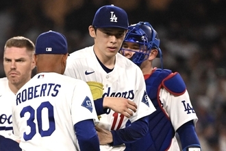 今季5勝目、佐々木朗希は「良い状態だ」3ラン援護のラッシングも称賛「ストライクが入っている時の彼は素晴らしい」