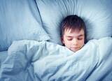 「ストレス解消に睡眠は欠かせない！寝る前は控えた方が良い行動とは？」の画像1