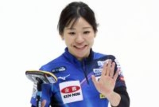 カーリング吉田知那美、紫のスポブラ姿で“美ボディ”披露…腹筋もチラ見せ「スーパーウーマン！！かっけぇっす！！！」「ポニーテール姿可愛い」