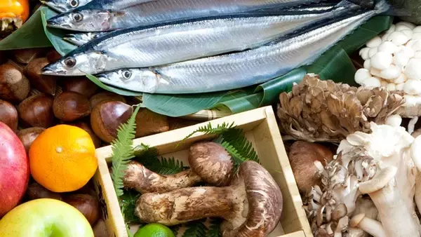 肌荒れやむくみ、便秘などの悩み解決に役立つと言われている食材は？