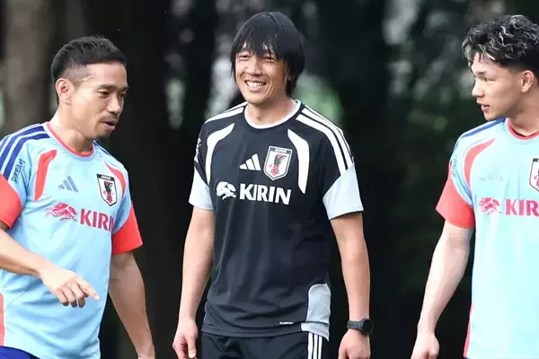 名手・中村俊輔コーチの薫陶を受けてFKを決めるのは誰？　伊東、久保らが居残りで練習「やっぱり一番フリーキックうまい人から教われるのはいいこと」