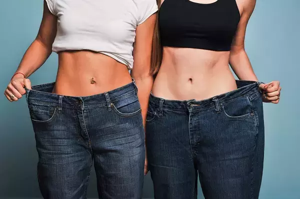 腹筋だけより効果的！？お腹痩せしたいならスクワットを極めるべし