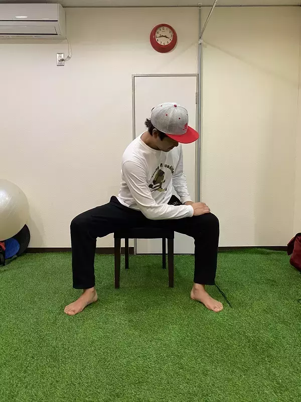 「「自宅でできる椅子を使ったトレーニング」～背骨と骨盤～」の画像