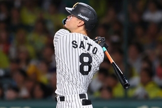 MLB複数球団が関心か　阪神・佐藤輝明にメジャーFA市場で“打者No.1評価”　村上宗隆の「成功」で変わった獲得の機運