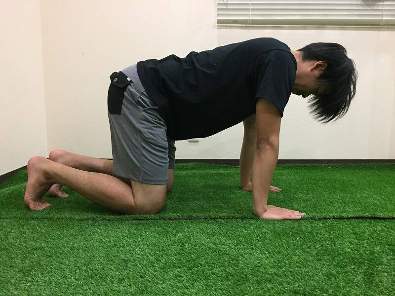 快眠ストレッチ スポーツトレーナーが実践 肩 背中のストレッチ 21年6月27日 エキサイトニュース