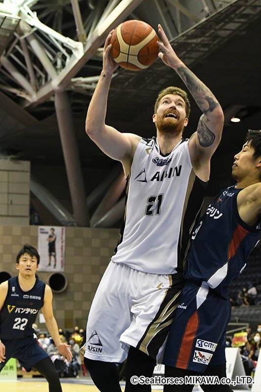 バスケ 三河 横浜に連勝 エース金丸の復調 新加入ウィティングトンの得点力に期待 年11月16日 エキサイトニュース 6 6