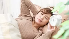 足がつる中高年必見 寝てる時に足がつる原因と予防法とは 21年6月25日 エキサイトニュース