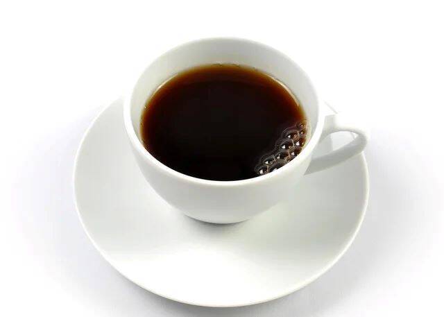ダイエット中の水分補給は何を飲んだらいい？気になるカロリーや注意したい飲み物ガイド