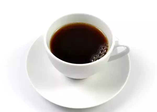 「ダイエット中の水分補給は何を飲んだらいい？気になるカロリーや注意したい飲み物ガイド」の画像