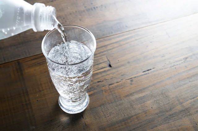 ダイエット中の水分補給は何を飲んだらいい？気になるカロリーや注意したい飲み物ガイド