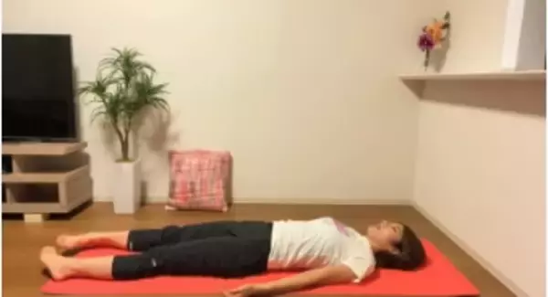 「【毎日12分】快眠ストレッチで深い睡眠を手に入れよう」の画像