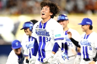 「只者じゃねぇぜこのルーキー…」ハマのドラ3ルーキーのサヨナラ打が話題　期待の新星の一打にファン大興奮「未来の横浜のショート」「打てて守れる宮下最高すぎる」