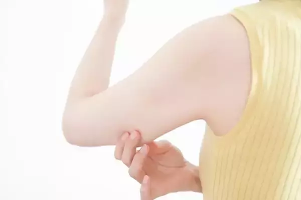 鍛えるべきは「上腕三頭筋」！たぷたぷ二の腕を制する簡単３分エクササイズも紹介