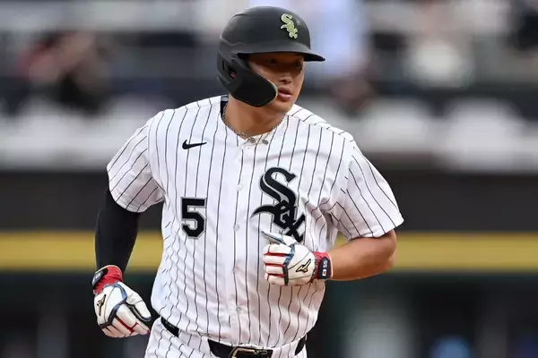 「ゾーン勝負はもう無理」貫禄の1戦2発！　年間61HRペースでリーグ単独トップに浮上した村上宗隆の驚愕打撃に米震撼「日本はどれだけ凄い選手が眠っているんだ」
