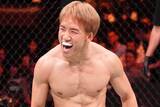 「朝倉海が炸裂した戦慄の鉄槌に米震撼　参戦2連敗→バンタム転向で“崖っぷち”の日本人が挙げたUFC初勝利の価値「これがUFCと契約した理由だ」」の画像1