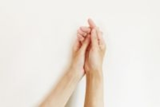 その手のしびれは危ない？重大な病気が隠れている可能性も　受診の目安と予防法を医師が伝える