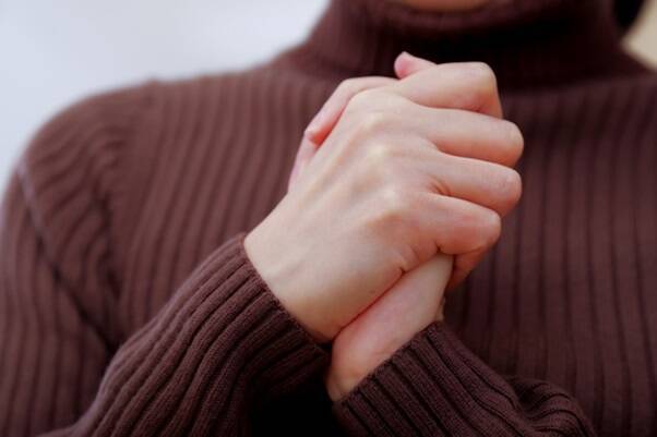 その手のしびれは危ない？重大な病気が隠れている可能性も　受診の目安と予防法を医師が伝える